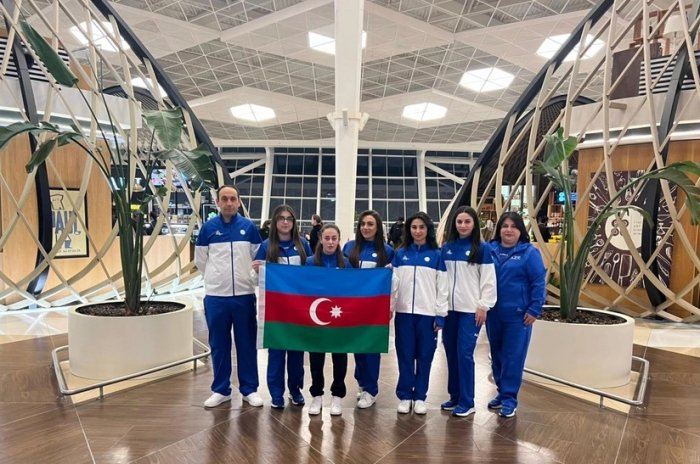  Aserbaidschanische Tischtennisspieler nehmen am Trainingslager in Schardscha teil
