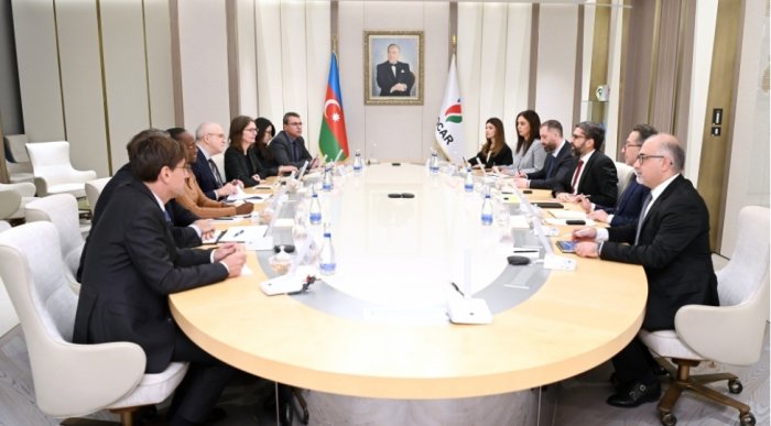 Rövşən Nəcəf Dünya Bankının rəsmisi ilə görüşdü 