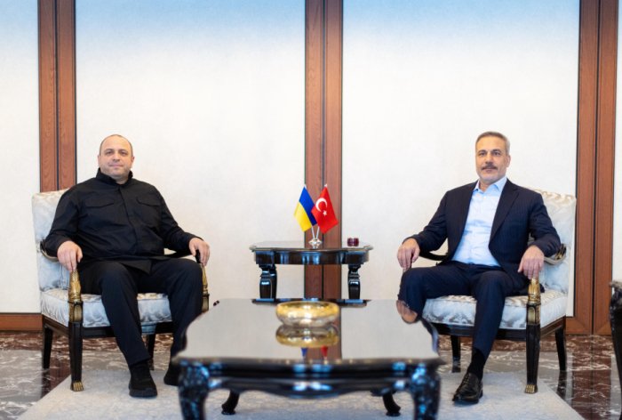 Hakan Fidan Rüstəm Umerovla görüşüb