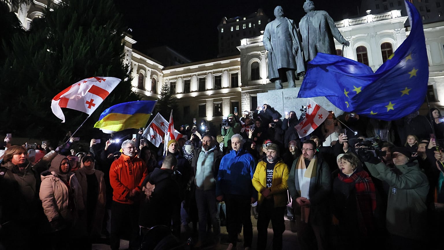   Georgia marks Orthodox Christmas amid ongoing EU protests -   NO COMMENT    