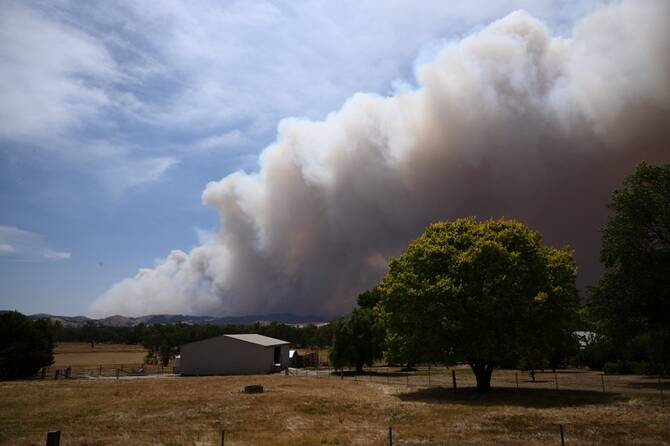   Australian bushfires destroy homes, leave tens of thousands without power  