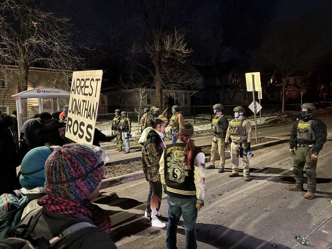   ICE agent shoots Minneapolis man in the leg  