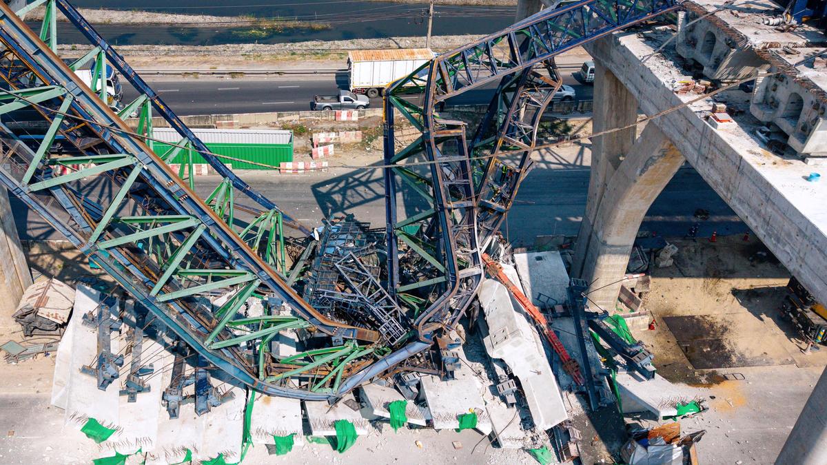 Another crane collapses in Thailand, killing 2 people
