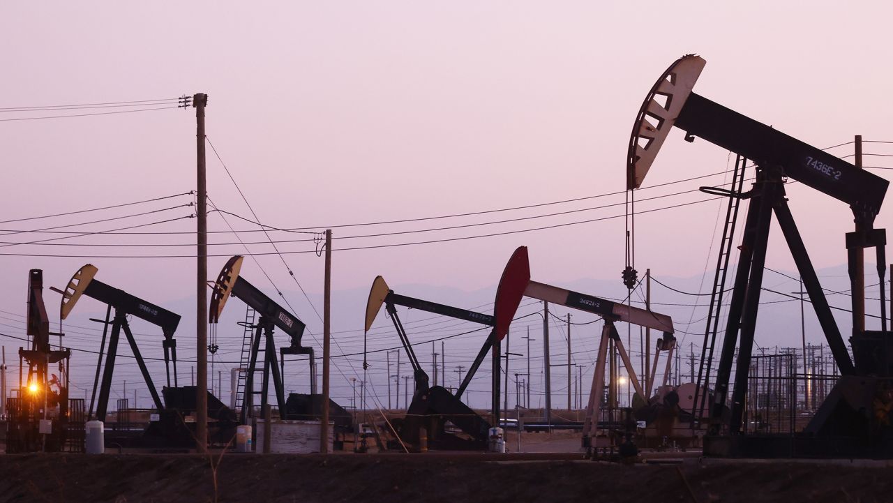Oil prices decline in global markets