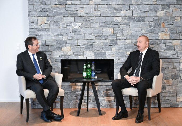    İlham Əliyev Davosda israilli həmkarı ilə görüşüb   