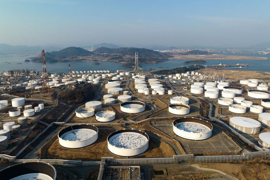 Oil prices jump in global markets