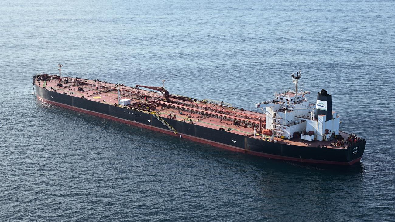   Spanien eskortiert Schattenflotte-Tanker im Mittelmeer  