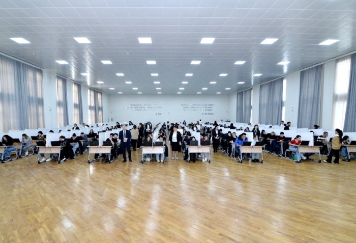    Paytaxt üzrə ilk dəfə elektron qaydada eksternat imtahanları keçirilib  
   