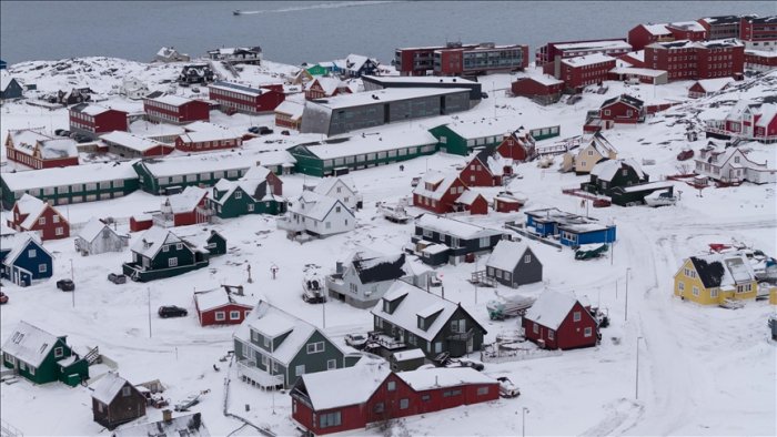   US delegation arrives in Copenhagen as row over Greenland escalates  