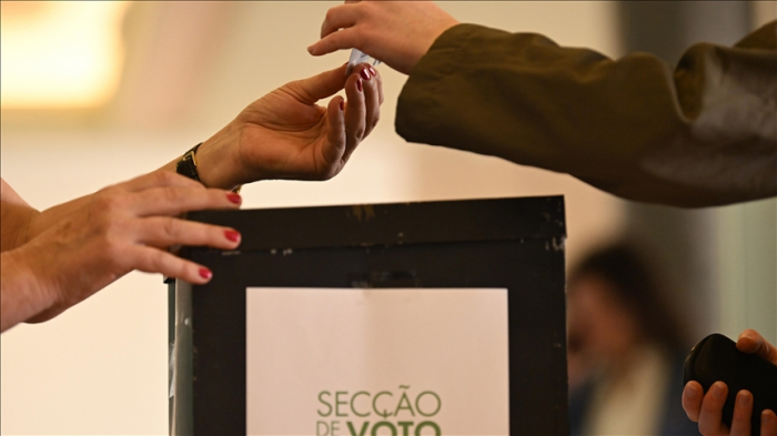 Exit poll points to runoff in Portugal presidential election