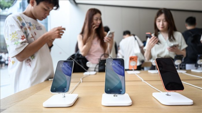 iPhone tops China market after shipments soar