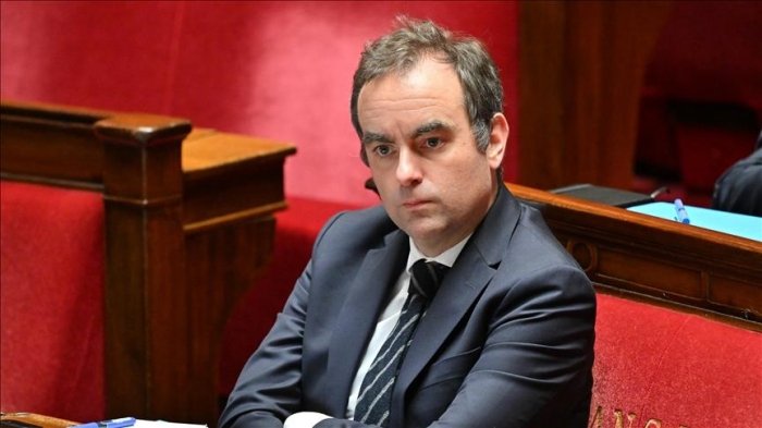 French PM considers Cabinet reshuffle after budget adoption