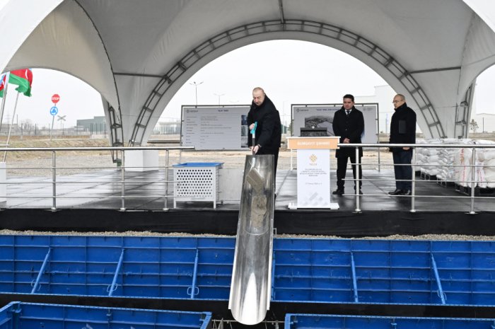 Azerbaijani President lays foundation stone for polypropylene and laminated bag production facility in Sumgayit