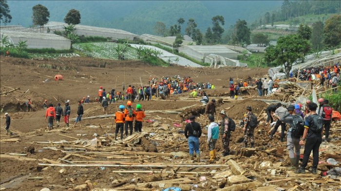 Search for 25 missing enters 7th day as death toll hits 55 in Indonesia landslide