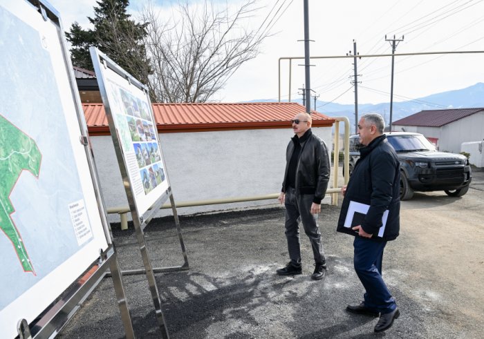   Presidente Ilham Aliyev se familiariza con los trabajos realizados en la aldea Chapar del distrito de Aghdere  