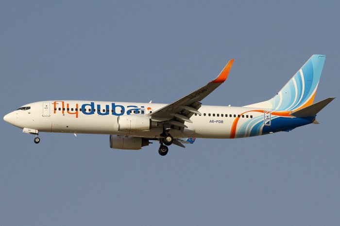 BƏƏ aviaşirkətləri İrana uçuşları ləğv edib  
