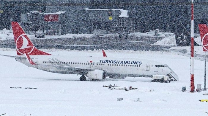 İstanbul hava limanlarında 54 uçuş təxirə salınıb