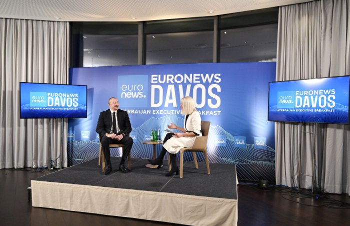  El Presidente Ilham Aliyev concede entrevista a Euronews en Davos 