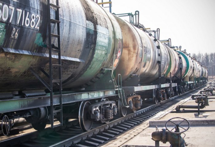 Azerbaijan sends another batch of oil products to Armenia