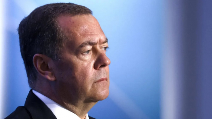 Medvedev Mertsi oğurlamağı təklif edib