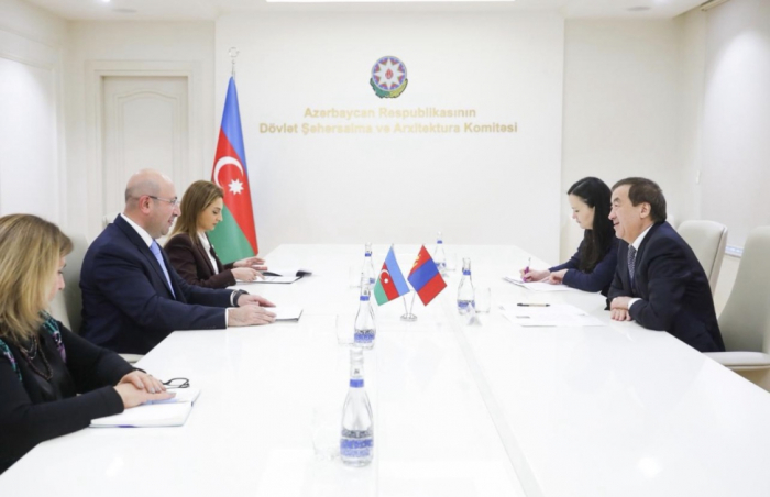 Azerbaijan, Mongolia discuss urban development and participation in WUF13