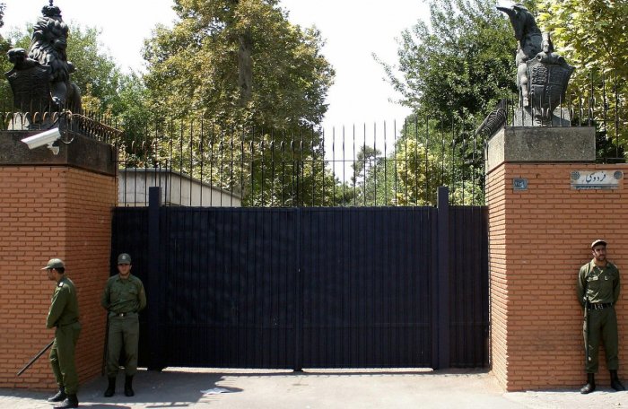 Britain temporarily closes embassy in Tehran