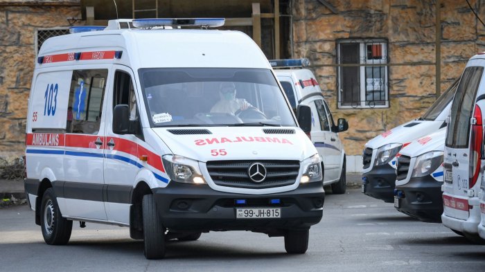 Təcili yardımla motosiklet toqquşub,   sürücü ölüb   