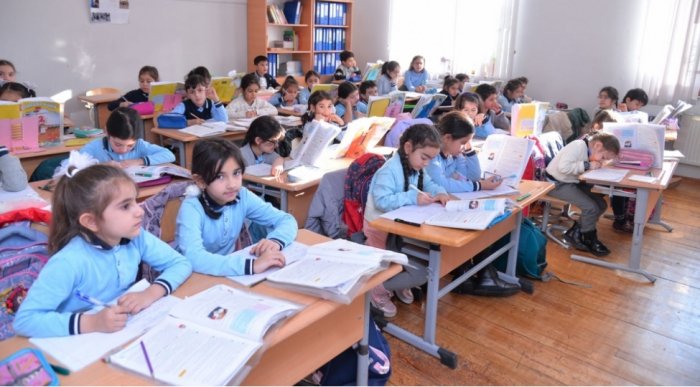Şagirdlərin elektron yerdəyişməsinə başlanılır  

