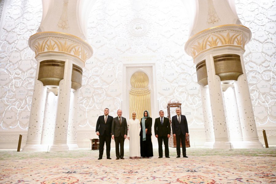   Leyla Aliyeva besucht die Scheich-Zayid-Moschee in Abu Dhabi  