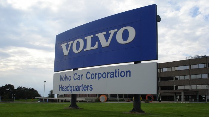 "Volvo Cars"ın səhmləri sürətlə enir  
