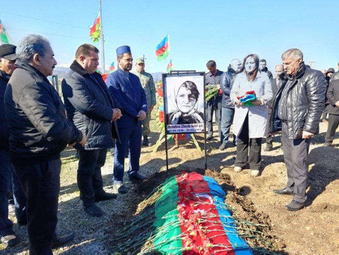    Xocalıda itkin düşən Zibeydə Əhmədova dəfn olunub   