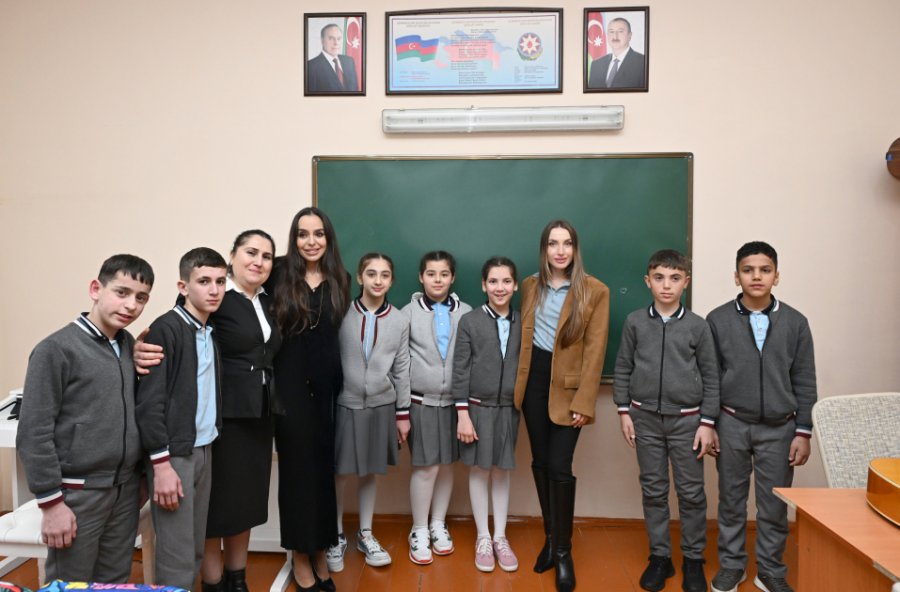   Leyla Aliyeva und Alena Aliyeva besuchen Internat und STEAM-Zentrum in Guba  