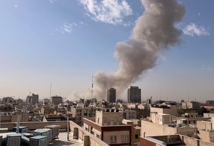  Se escuchan explosiones en varias ciudades de Ir&aacute;n 