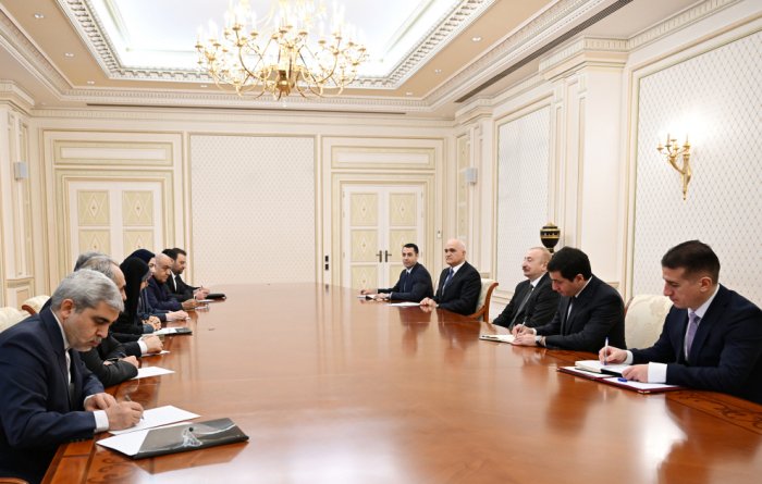   Presidente Ilham Aliyev recibe a la delegaci&oacute;n encabezada por la Ministra de Carreteras y Desarrollo Urbano de Ir&aacute;n  
