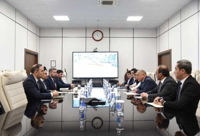 La cooperaci&oacute;n entre Azerbaiy&aacute;n y Uzbekist&aacute;n en el sector del petr&oacute;leo y gas alcanza un nuevo nivel