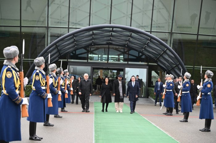   Finaliza la visita del Primer Ministro et&iacute;ope a Azerbaiy&aacute;n  