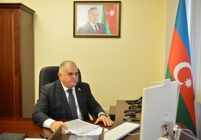 Parlamentdə komitə iclası keçirilib