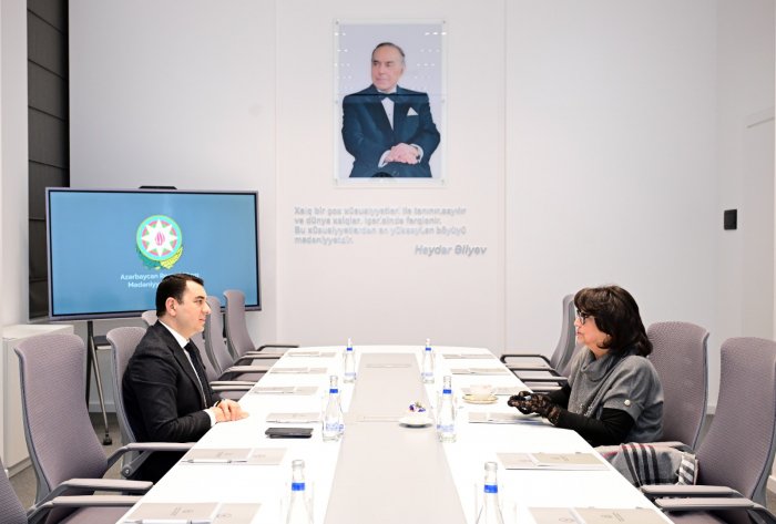    Xalq artisti:    "İncəsənət təhsilinin inkişafı bilavasitə peşəkar müəllim amilinə bağlıdır"  
