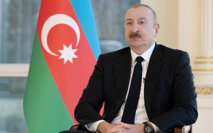  lham Aliyev felicita al presidente lituano 