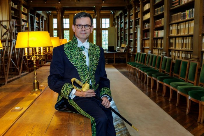 New Louvre president appointed months after spectacular heist