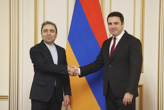 Simonyan İranın yeni səfiri ilə görüşüb
