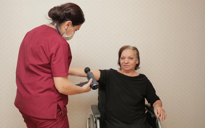 Ölkədə 6100 nəfər evlərində reabilitasiya xidməti alır