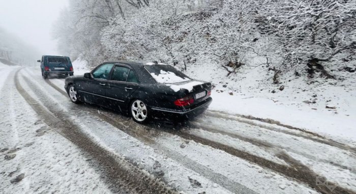    Bakı–Şamaxı–Yevlax yolu buz bağlayıb   