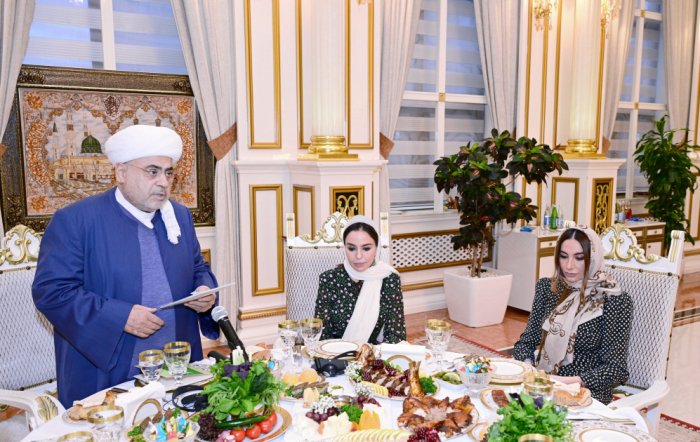    Müqəddəs Ramazan ayı münasibətilə iftar mərasimi keçirilib  |   FOTOLAR    
