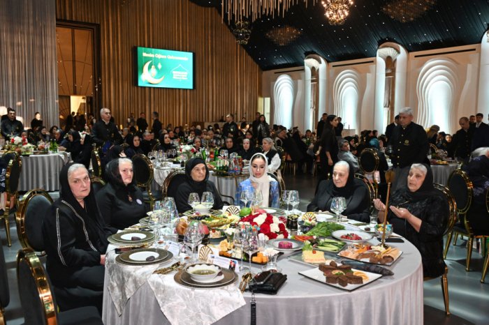  Leyla Əliyeva şəhid ailələri ilə birlikdə iftar süfrəsində  | FOTOLAR  