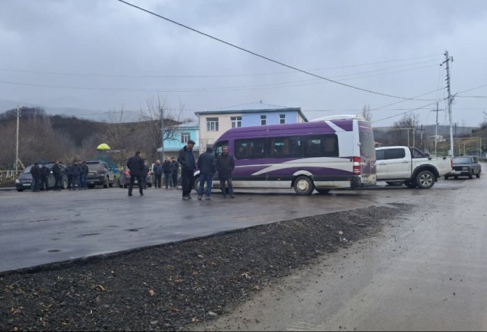 Növbəti köç karvanı Qırımızı Bazar qəsəbəsinə çatıb 