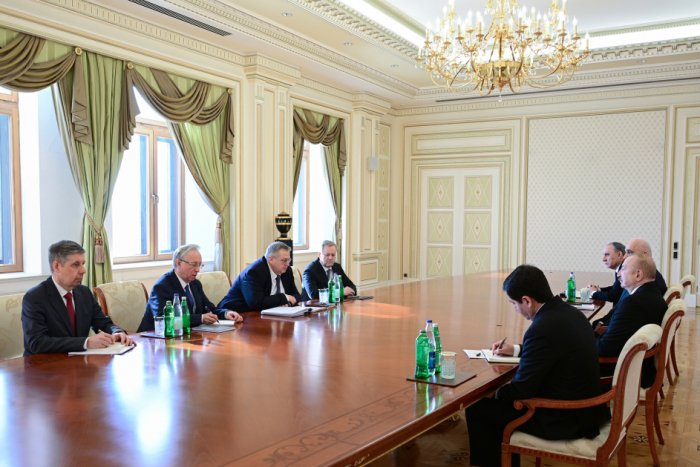  El Presidente de Azerbaiy&aacute;n recibe al Viceprimer Ministro del Gobierno de Rusia 