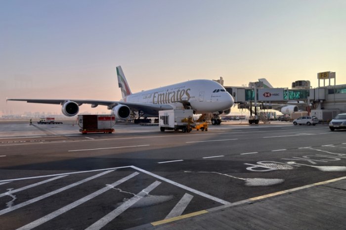 Emirates bütün reysləri təxirə salıb
