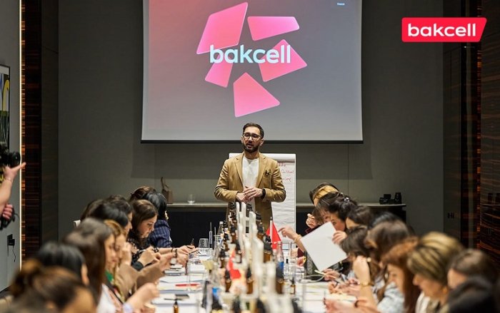 Bakcell 8 Martı xanım jurnalistlərlə birgə qeyd edib    | FOTOLAR   