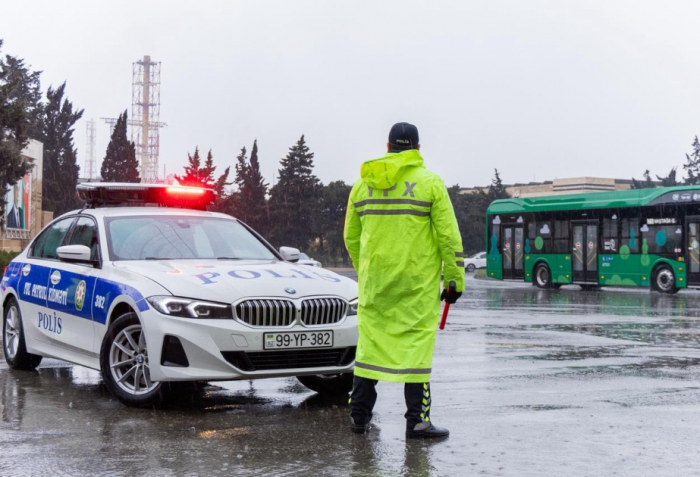  Yol polisi    xəbərdarlıq    edir 